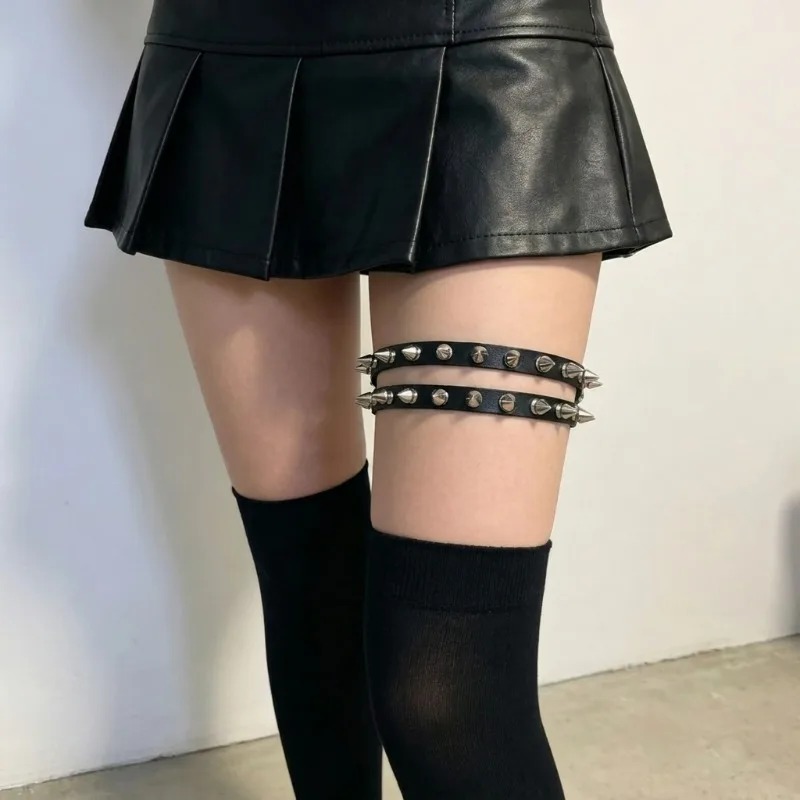 Doppelreihiger Kegelnieten-Bei – Garter Belt Set Bewertung und Preis